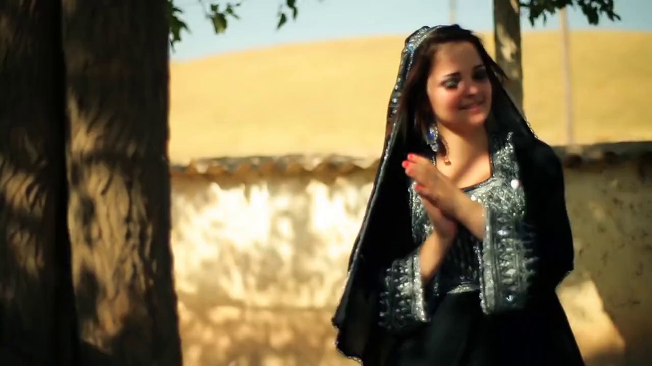 Arezo Nikbin _ Qalinbaaf New afghan song 2015  آرزو نیکبین
