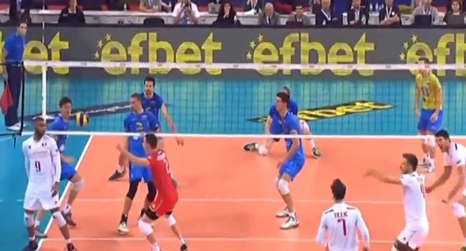 Balle de match Earvin Ngapeth en finale de l'Euro de Volley