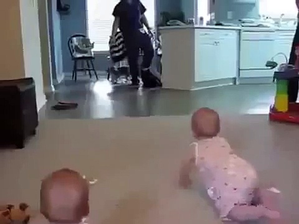 The twins and their dad. Funny twins Kids meet Pope