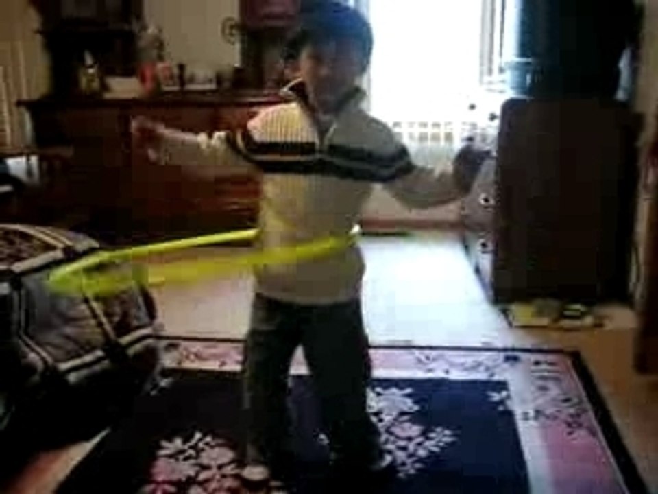 Chase Hoola Hoop 040807 002