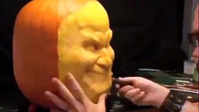 Une très belle sculpture en citrouille pour Halloween
