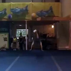 İp Atlamanın Irzına Geçen Adam Mutlaka İzlee :D