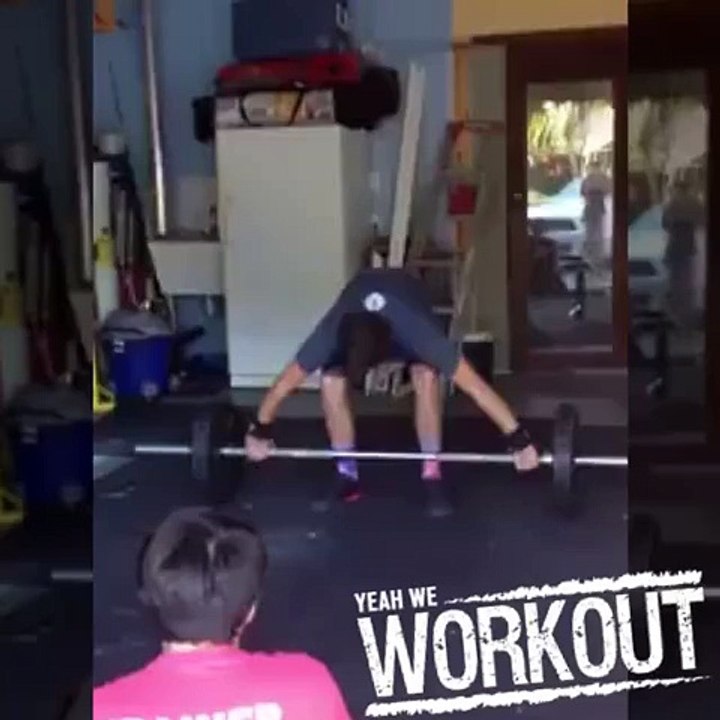 Weight Lifting Fail, do not try this guys !