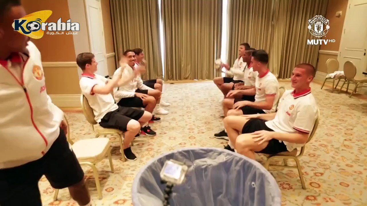 Header challenge - Manchester United