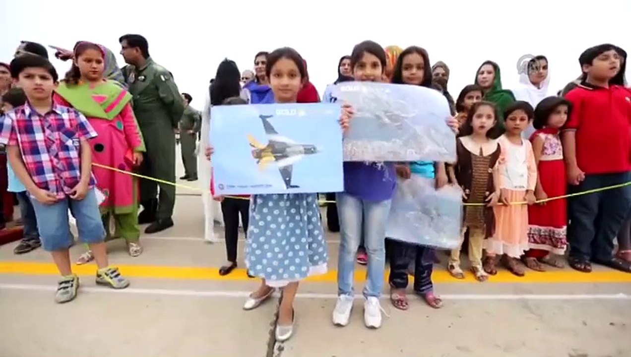 Highlights of Turkish Air Force's aerial demonstration team 'Soloturk's visit to Pakistan. The demonstration was flown by Captain Yusuf Kurt.