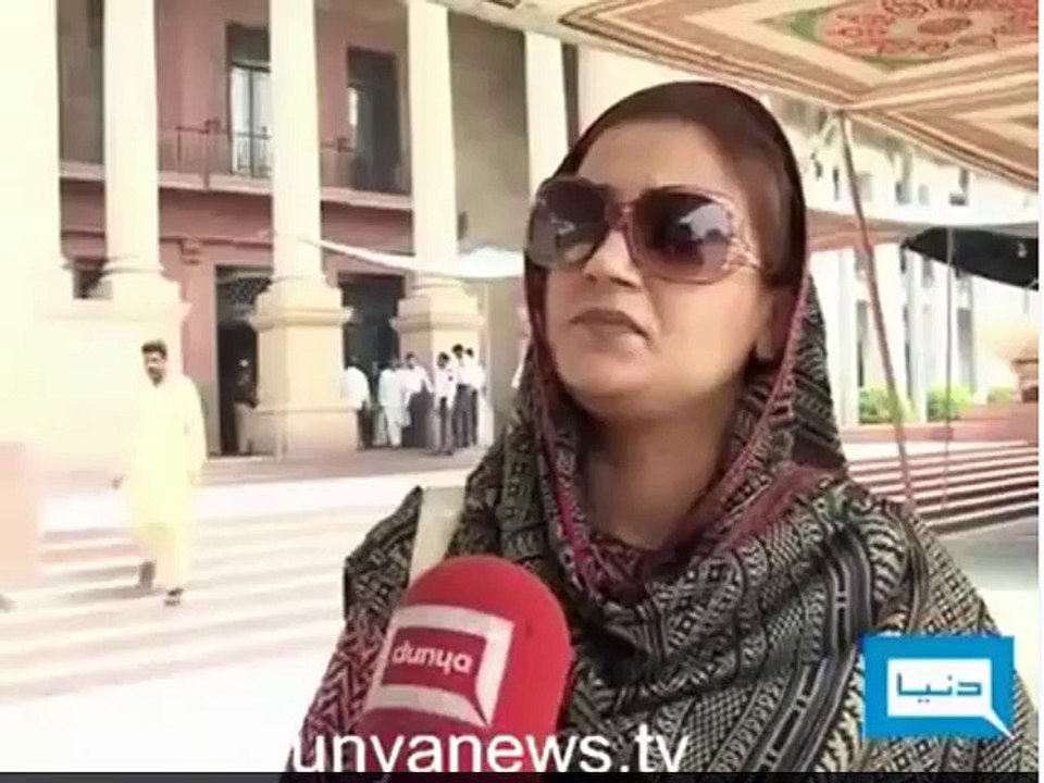 Uzma Bukhari talking about Nawaz Shareef corruption before joining PMLN