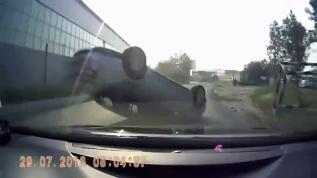 Странная авария на ровном месте