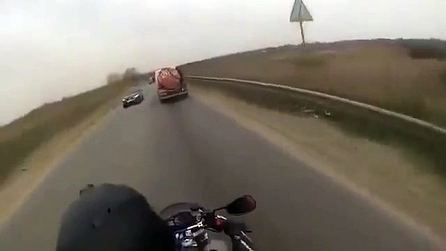 Ce motard n'aurait pas du rouler aussi vite