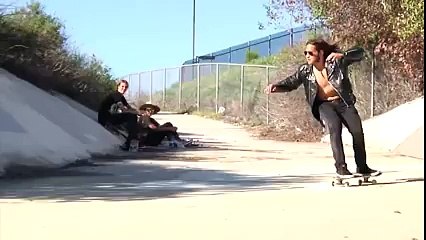 كي يقوم بهاته الحركة شاهد كم من محاولة فاشلة قام بها اللي عجبني فيه هو إصرار وعزيمتو