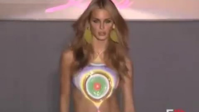PIN-UP STARS Spring Summer 2004 MOMI Intimo Milan 1 of 2 Pret a Porter by Fashion Channel