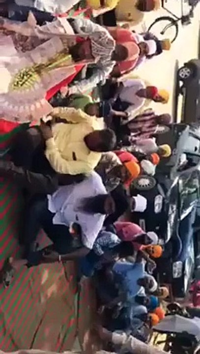 sangat peacefully protesting against beadvi