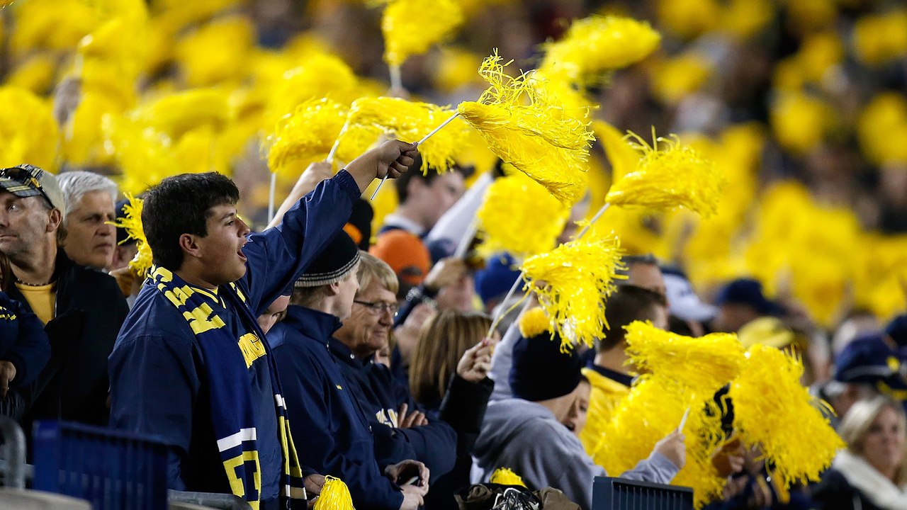 Michigan Fan Hysterically Cries After Stunning...