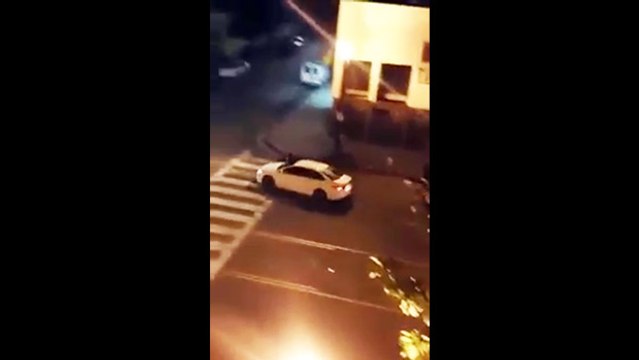 Il agresse des voitures avec une machette