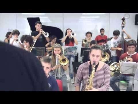 TV3 - 33 recomana - 10 anys Sant Andreu Jazz Band. Palau de la Música