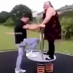 Fat Women Launch a Mat To the Moon Hahaha - funny Vidoes - اتنے موٹے ہوگئے تو ایسا ہی ہو گا