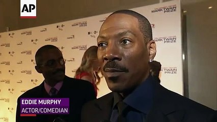 Murphy Makes Cosby Jokes at Award Ceremony