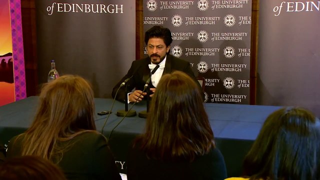 Shahrukh Khan Sharing His Views on Mahira Khan