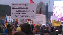 Allemagne : partisans et adversaires de Pegida dans les rues de Dresde