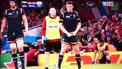 Les tics du buteur gallois tourné en ridicule par un adversaire (et par les internautes)