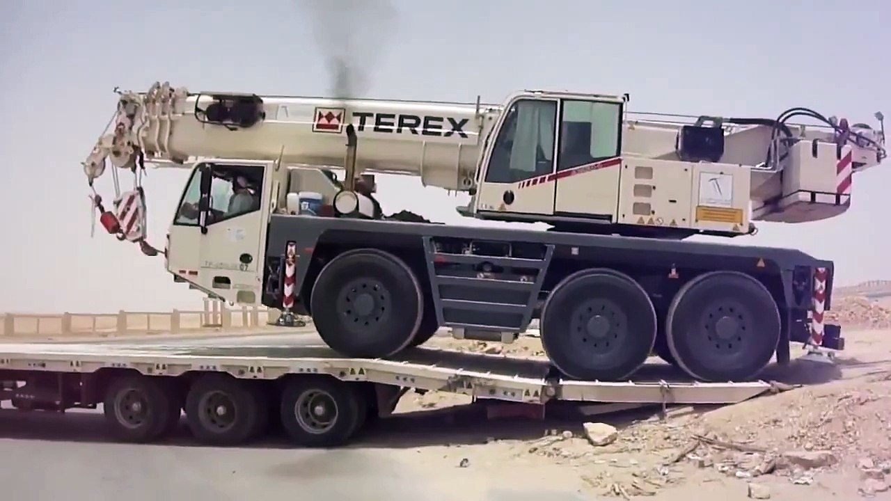 Loading Crane into trailer  - Fail