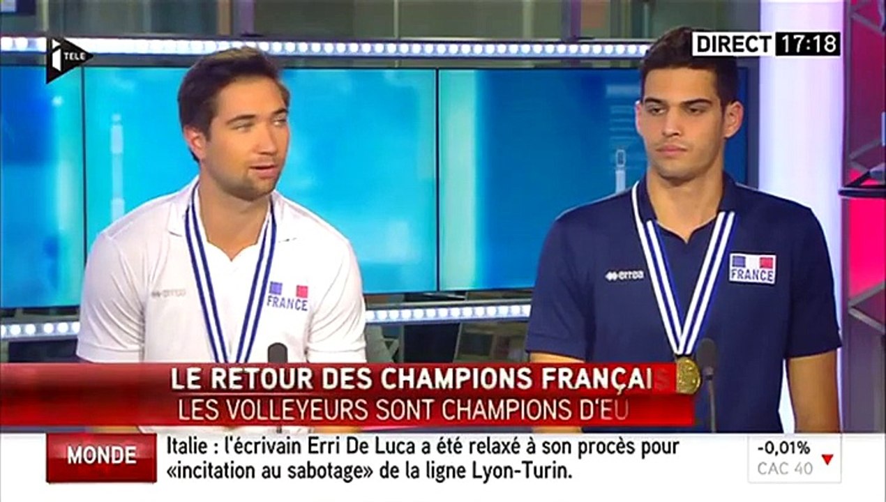 Hanouna débarque en direct sur le plateau d'Itélé pour féliciter les volleyeurs