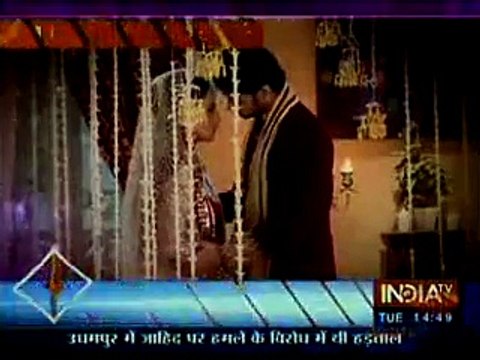Disha ne LAgvaye Milan aur Ishani ki Suhagraat mein Kamre mein Camera jisse jaan Milan hua Gussa - 20th October 2015 - Meri Aashiqui Tum Se Hi