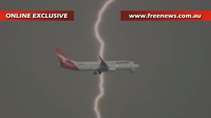 Un avion de ligne évite la foudre de justesse