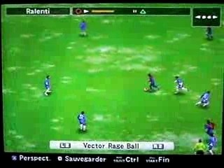 Eto'o frappe aux 30mètres