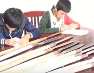 Bình Định: Giật mình học sinh góp tiền... mua đao kiếm đi cướp