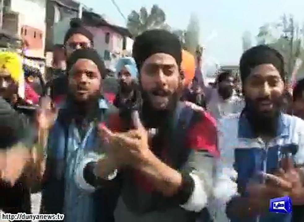 Sikhs chanting 'Kashmir Bane Ga Pakistan' slogans