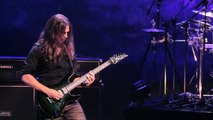 KIKO LOUREIRO - ESTILO DE GUITARRA