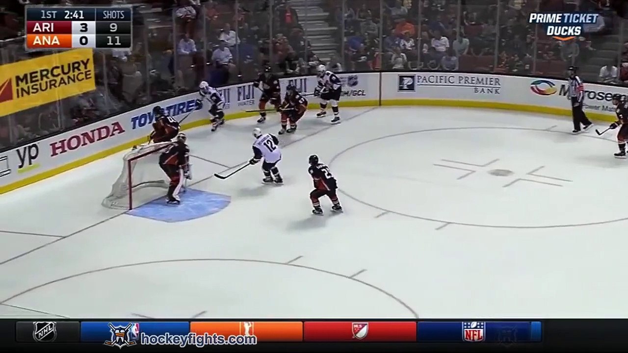 Brad Richardson vs Cam Fowler Oct 14, 2015