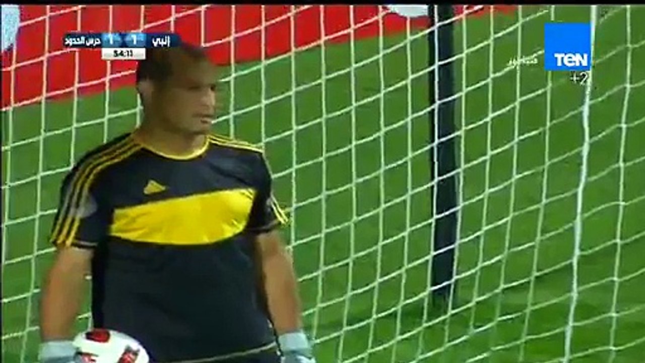 صلاح عاشور لاعب إنبي يحرز هدف التقدم في مرمى حرس الحدود