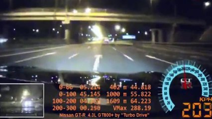 На скорости 327 км_ч, лопнула шина