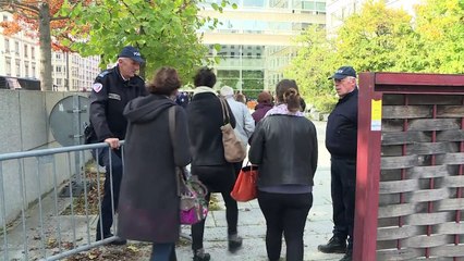 Marine Le Pen comparece à justiça por incitação ao ódio