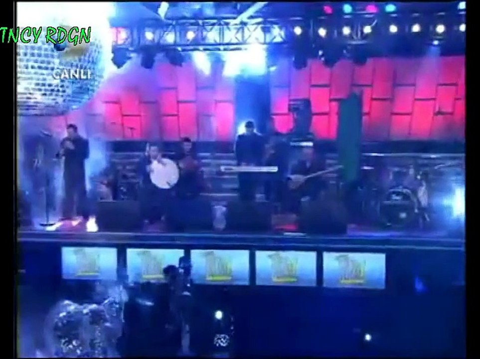 Zurna  böyle calinir