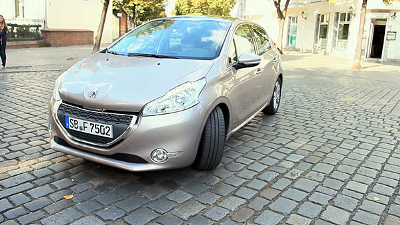 Peugeot 208 mit neuem Markengesicht