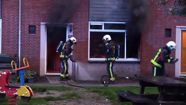 Brand legt huis Stadskanaal in as - RTV Noord