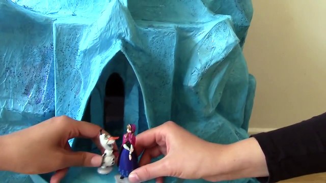 Frozen Toys Reenacting The Movie With Elsa, Anna, Olaf, Hans, Kristoff and Sven!