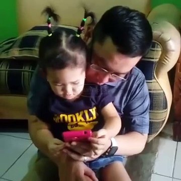 Ayu Ting Ting l Baby Bilqis Khumairah Razak Suka Maen Game