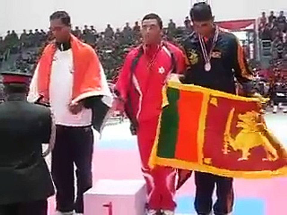 Pakistan Zindabad ہندوستانی فوجیو کا پاکستانی پرچم کو سلیوٹ ویڈیو کو زیادہ سے زیادہ شئیرکریں۔