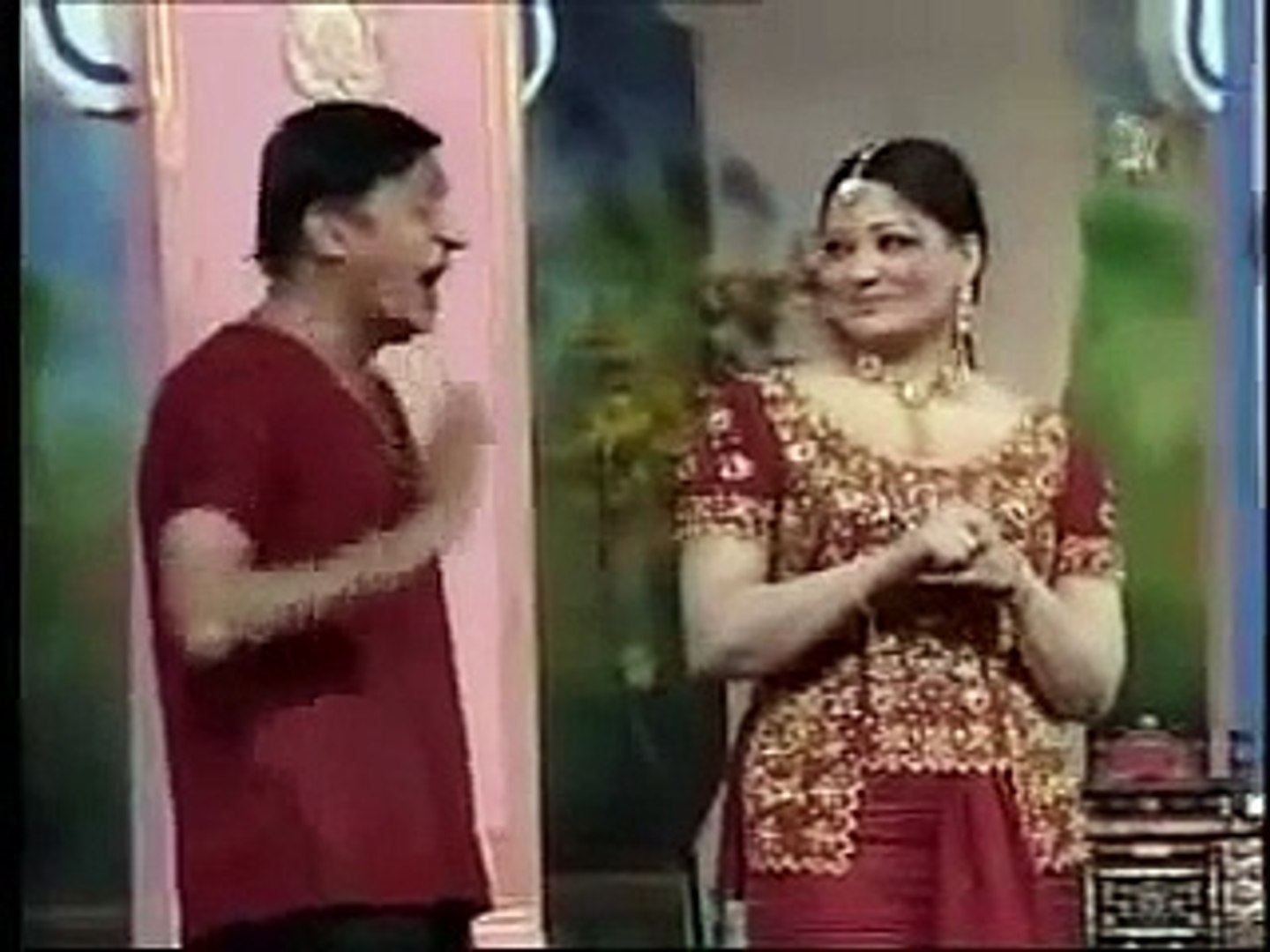 ⁣Nargis in hot punjabi joke comedy Ch. Hanif da kuker 2013 new full - YouTube