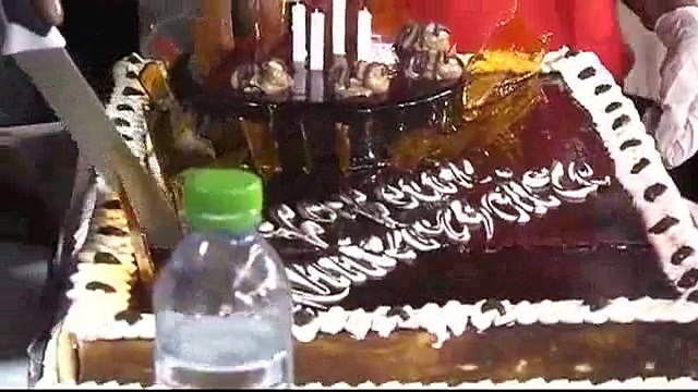 Moustapha Gueye fête son anniversaire sur le plateau de l’émission « Oeil du tigrHA GUEYE LUTTEUR