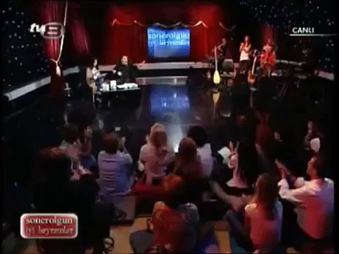 İclal Aydın ~ [ Turgut Uyar şiiri Sevgim Acıyor ]