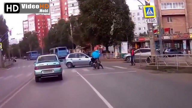 Motorcycle accidents and bicycle Compilation (18+) - Los accidentes de motocicleta y bicicleta_1