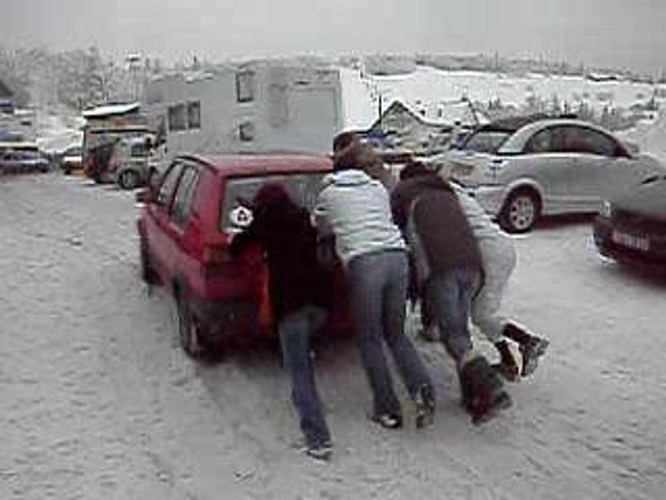 pousser la voiture