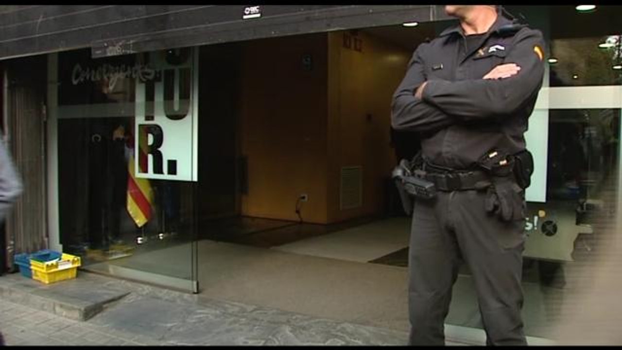 G. Civil registra CDC y detiene a administrador y al director de Infraestructuras de la Generalitat
