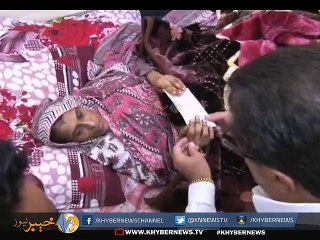 صوبائی وزیر کا وگمہ بی بی عیادت اور دو لاکھ روپے کی امداد