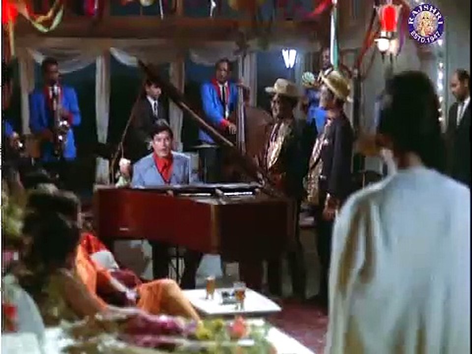 Pyar Deewana Hota Hai - Rajesh Khanna & Asha Parekh - Kati Patang