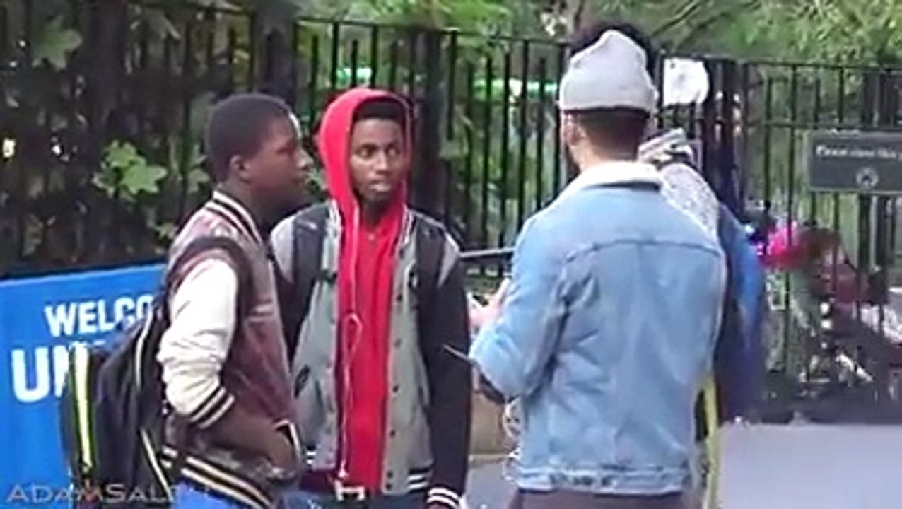 ﺟﺐ ﻏﯿﺮﻣﺴﻠﻢ ﮐﻮ ﭘﮩﻠﯽ ﺩﻓﻌﮧ ﻗﺮﺁﻥ ﺳﻨﺎﯾﺎ ﺟﺎﮮُ ﺗﻮ ﻭﮦ ﮐﯿﺎ ﮐﮩﺘﮯ ﮬﯿﮯ ۔۔۔ﯾﮧ ﻭﮈﯾﻮﮞ ﺿﺮﻭﺭ ﺩﯾﮑﮭﮯ ﺍﻭﺭ ﺍﭘﻨﮯ ﺩﻭﺳﺘﻮﮞ ﮐﮯ ﺳﺎﺗﮫ ﺷﺌﺮ ﮐﺮﯾﮟ۔۔